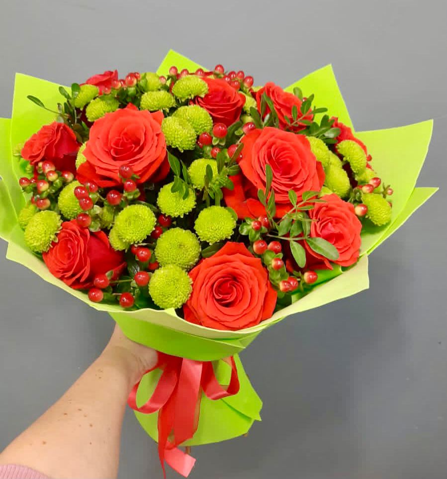 Букет цветов из: Хризантемы и Розы в Шелковке