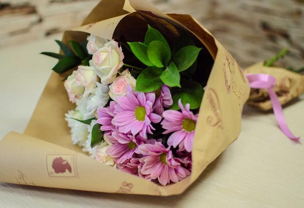 Букет цветов из: Розы и Хризантемы в Шелковке