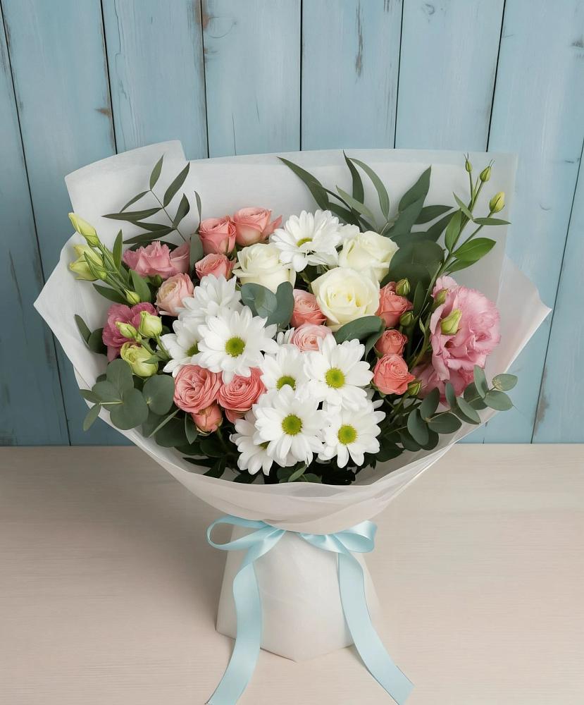 Букет цветов из: Розы, Лизиантусы и Хризантемы в Шелковке