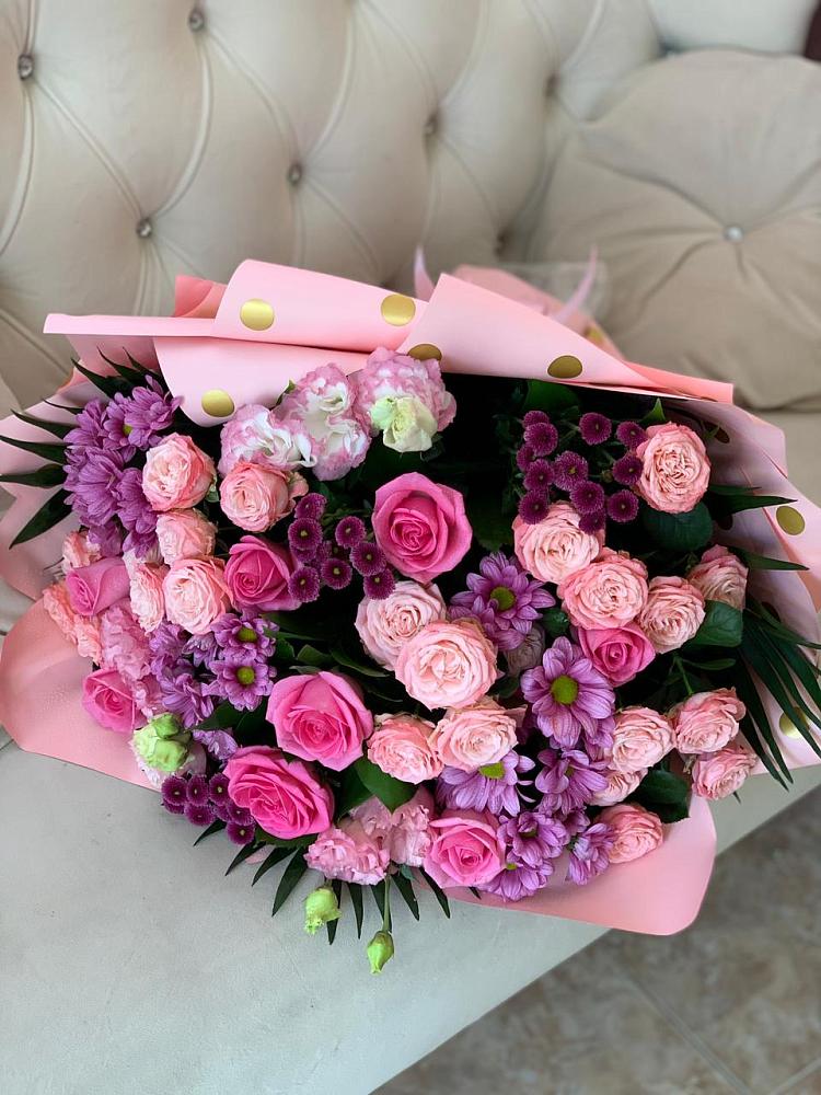 Букет цветов из: Хризантемы, Розы и Лизиантусы в Шелковке