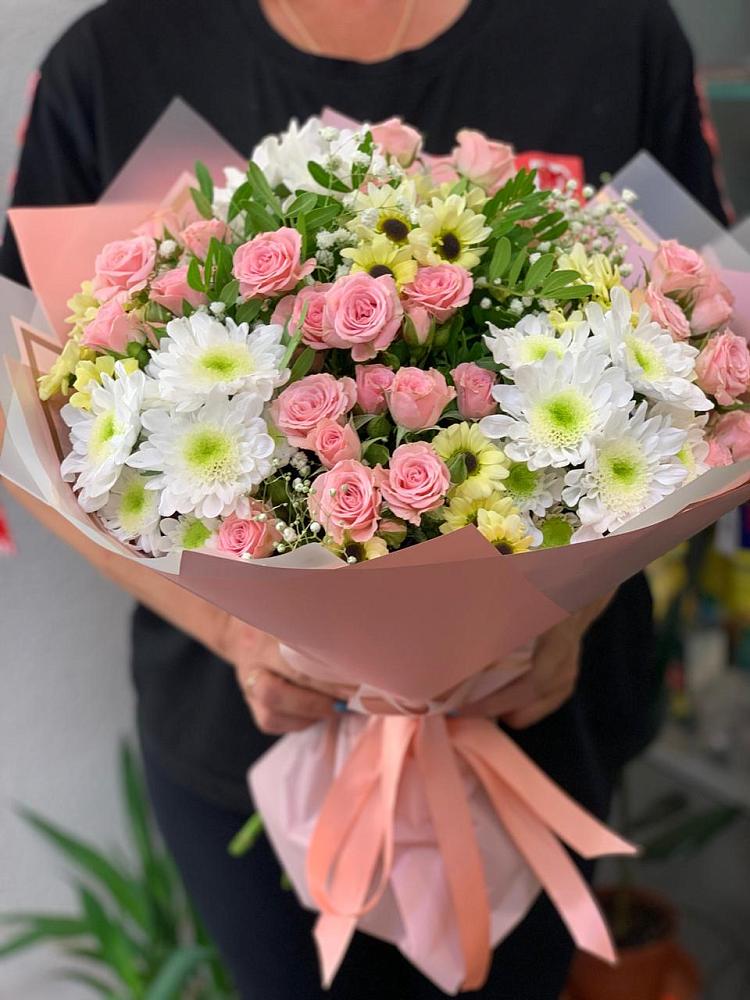 Букет цветов из: Розы и Хризантемы в Шелковке