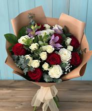 Букет цветов из:  Розы и Альстромерии #REPLACE_PRED# Шелковке