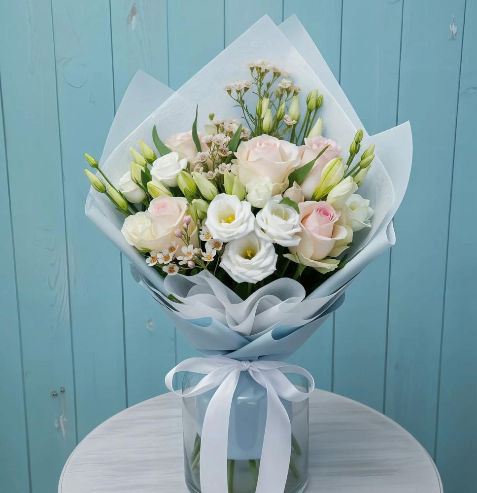 Букет цветов из: Розы и Лизиантусы в Шелковке