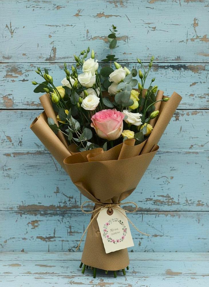 Букет цветов из: Розы и Лизиантусы в Шелковке