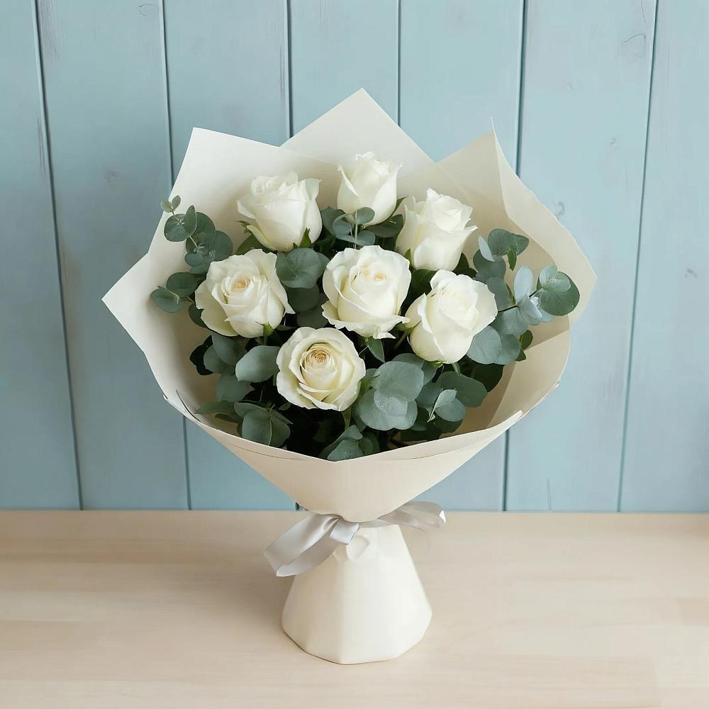 Букет Белые розы в Эвкалипте в Шелковке
