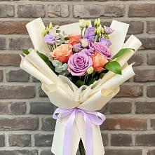 Букет цветов из:  Лизиантусы и Розы в Шелковке