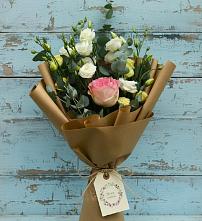 Букет цветов из:  Розы и Лизиантусы #REPLACE_PRED# Шелковке